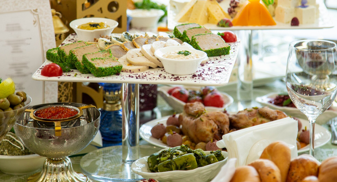 معرض الأطباق والبوفيهات